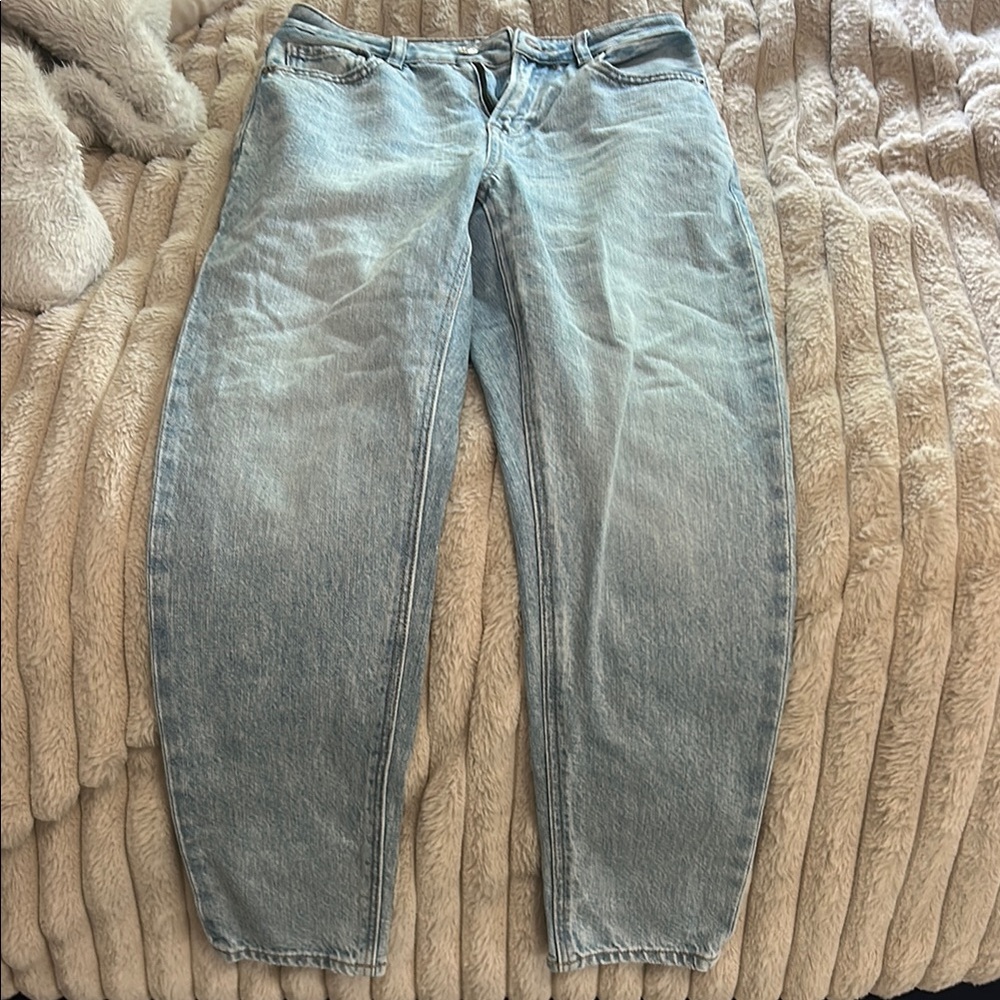 American Eagle Light wash skinny jeans